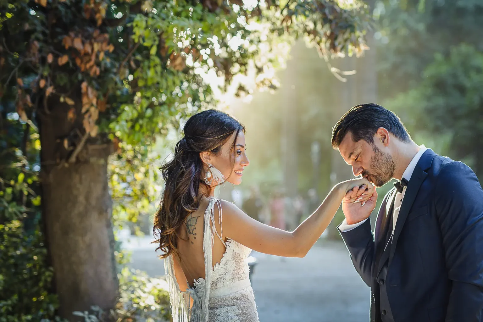 152 Φωτογραφια γαμου φιλί χέρι