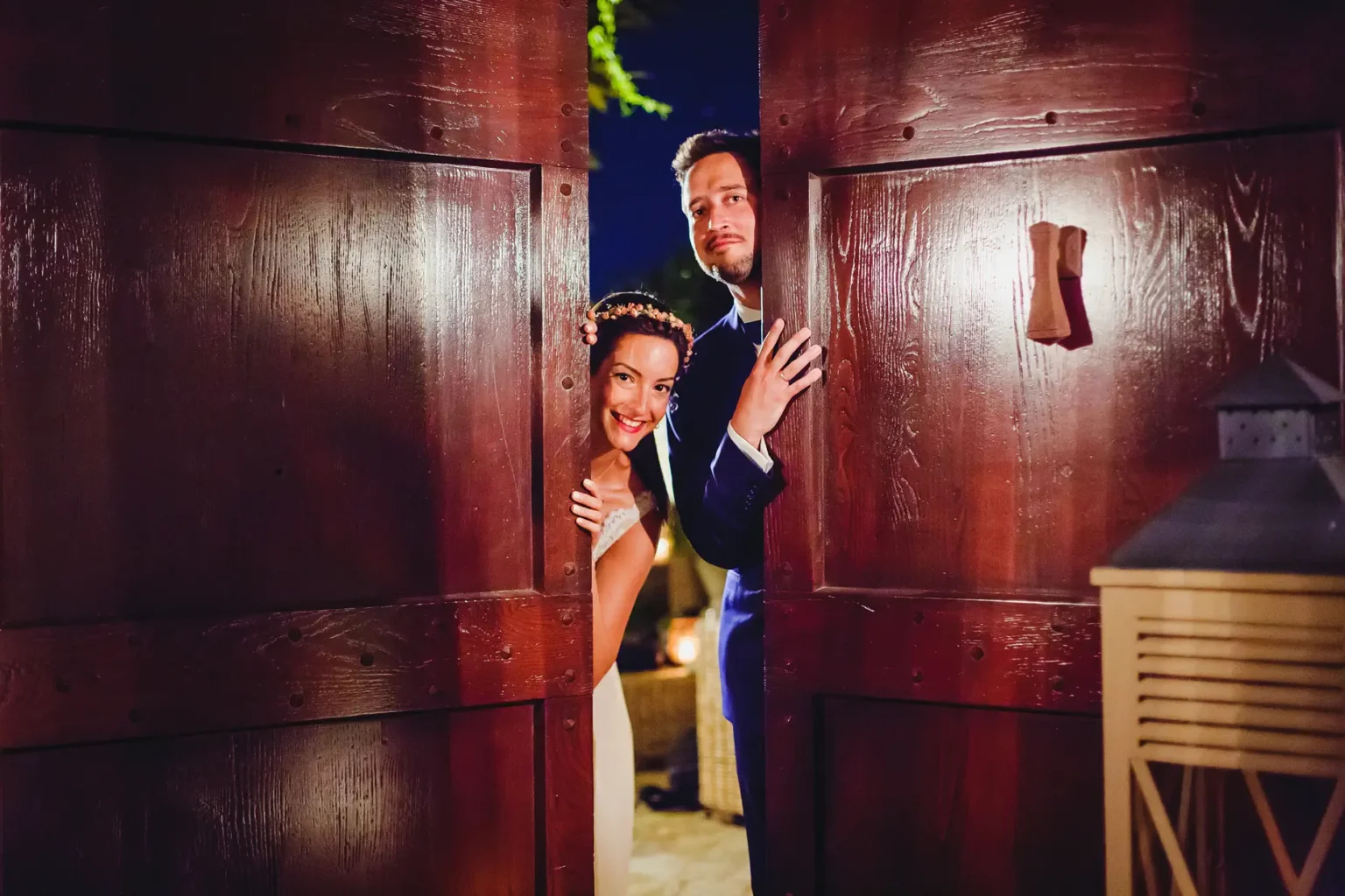 181 Φωτογραφια γαμου σε πορτα